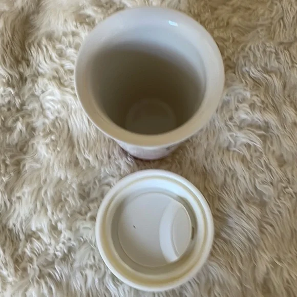 Lancôme Paris Oui La Vie Est Belle Double Walled Insulated Cup with Silicone Lid - Picture 6 of 7